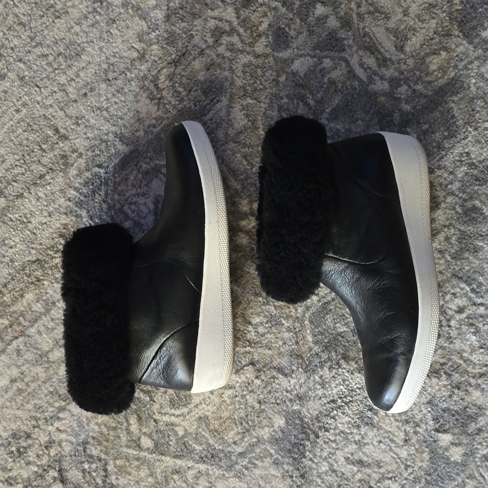 FitFlop Skatebootie Black Leather and Genuine Shearling Wool Size 7/38